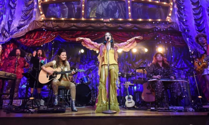 Acústico MTV: Manu Gavassi canta Fruto Proibido