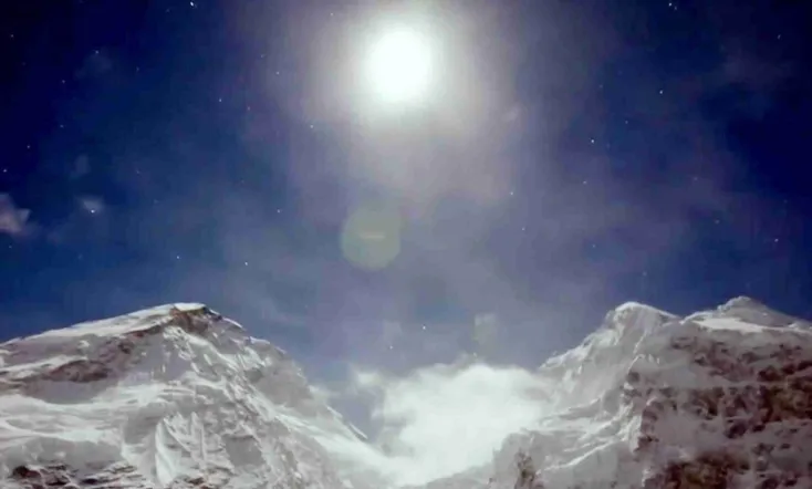 Bear Grylls: Everest after the avalanche