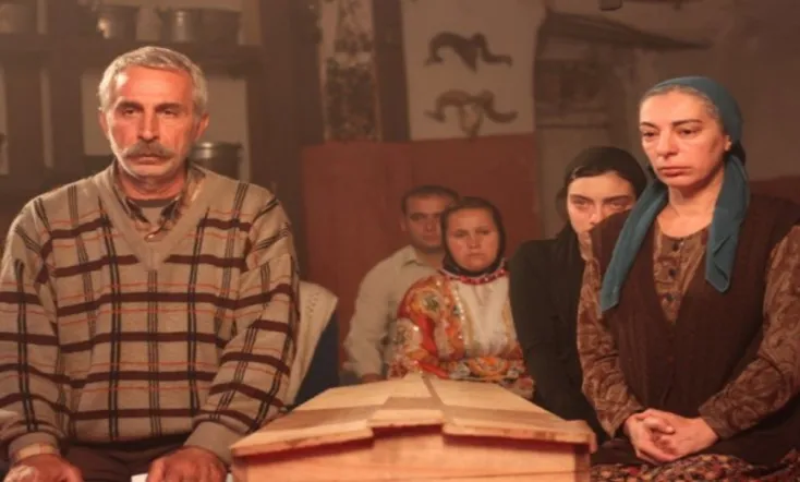 Bir Ses Böler Geceyi