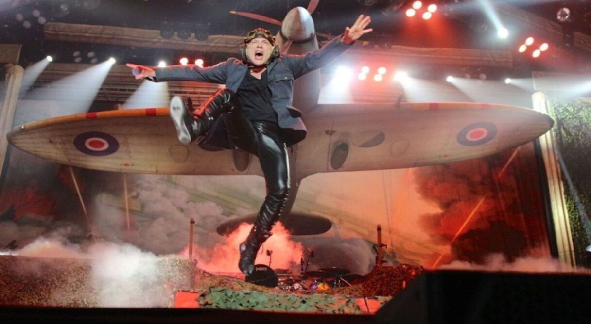 Bruce tout puissant, chanteur d'Iron Maiden