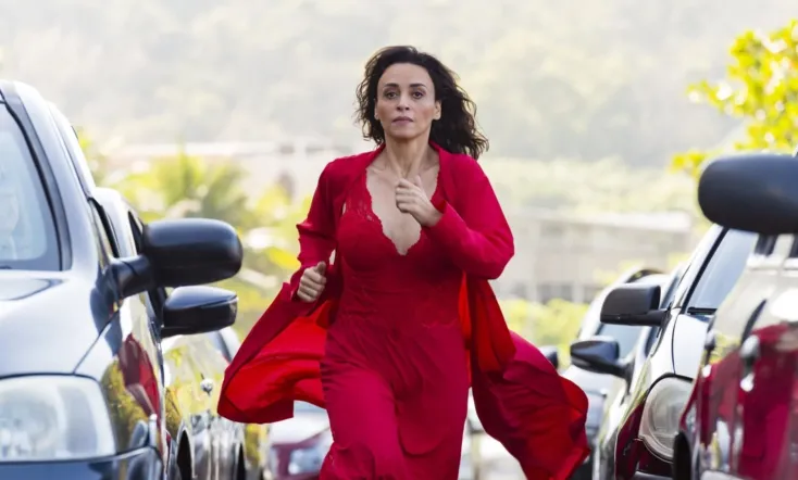 De Perto Ela Não é Normal