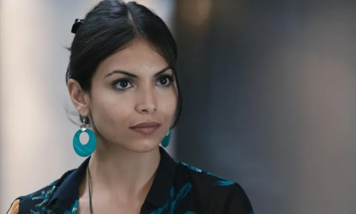 Derrière les portes fermées