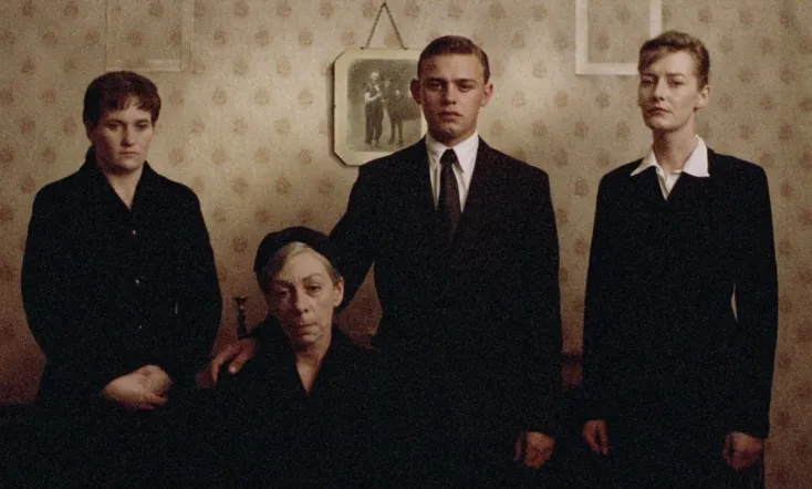 Distant Voices, Still Lives