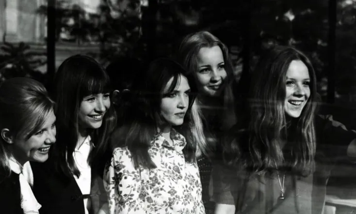 Don’t Cry, Pretty Girls!