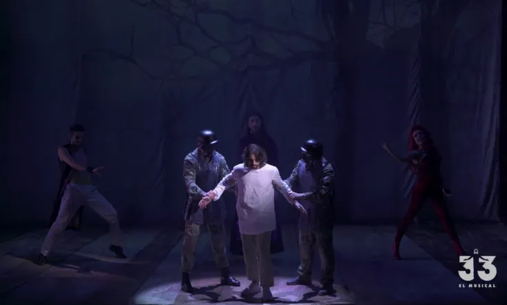 33 El Musical