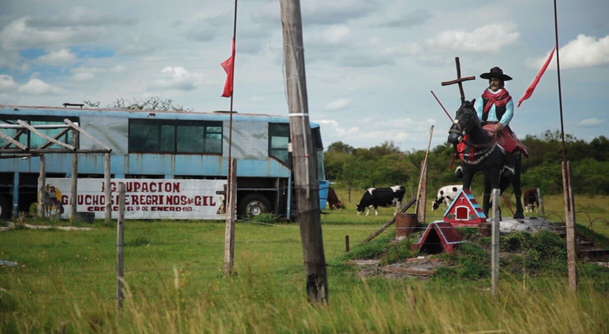 Encandilan luces. Viaje psicotrópico con los síquicos litoraleños