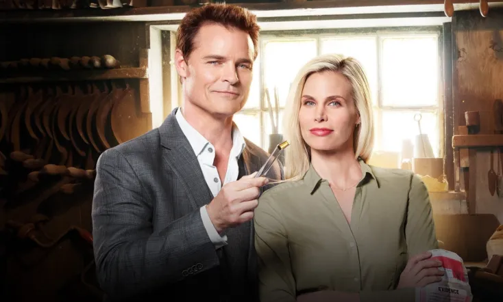 Gourmet Detective: Eat, Drink and Be Buried