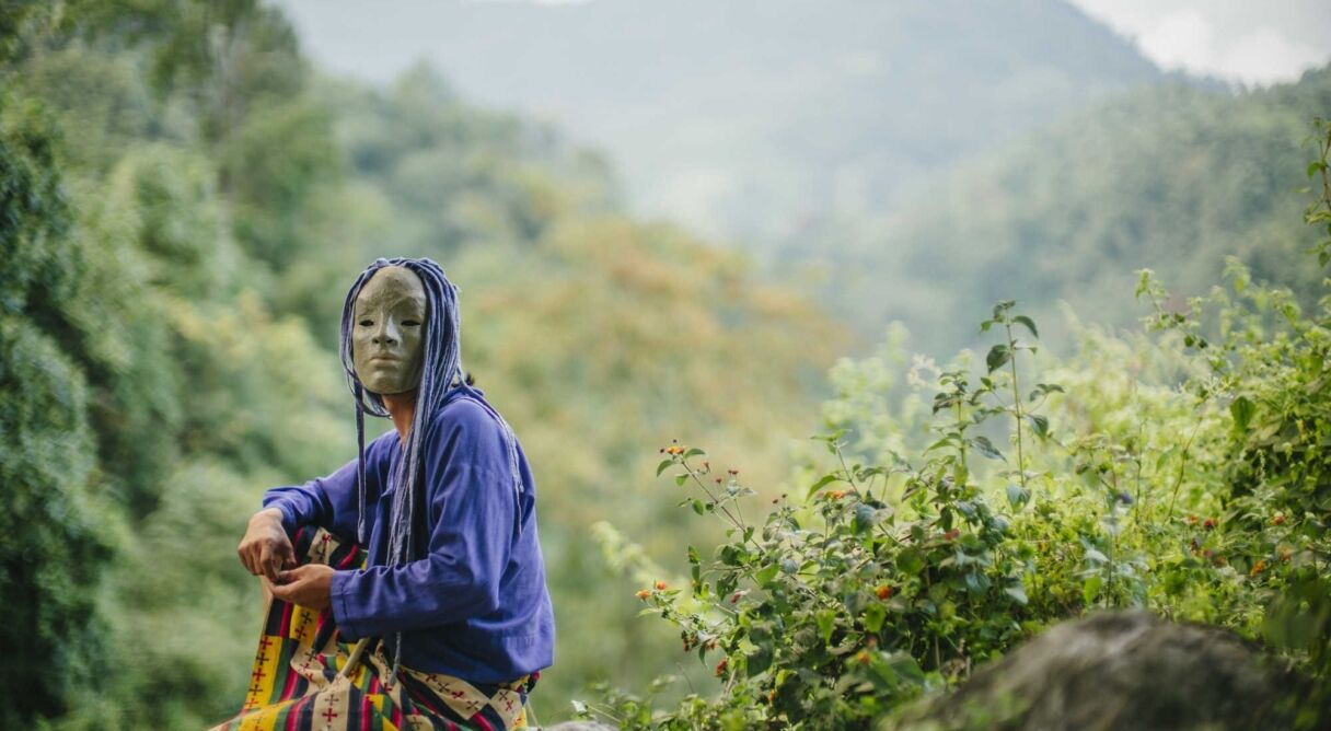 Hema Hema: Sing Me a Song While I Wait