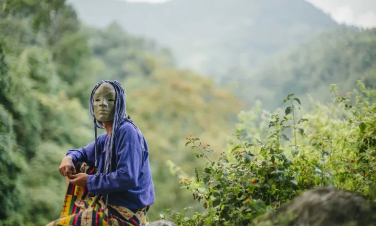 Hema Hema: Sing Me a Song While I Wait