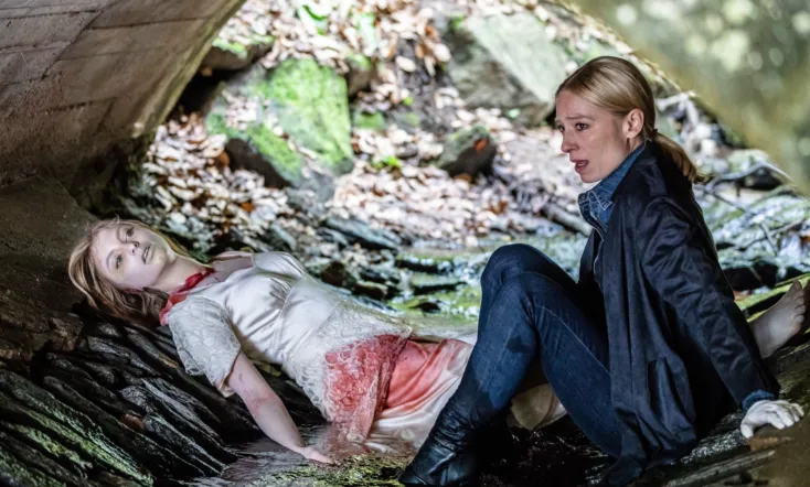 Jung, blond, tot - Julia Durant ermittelt