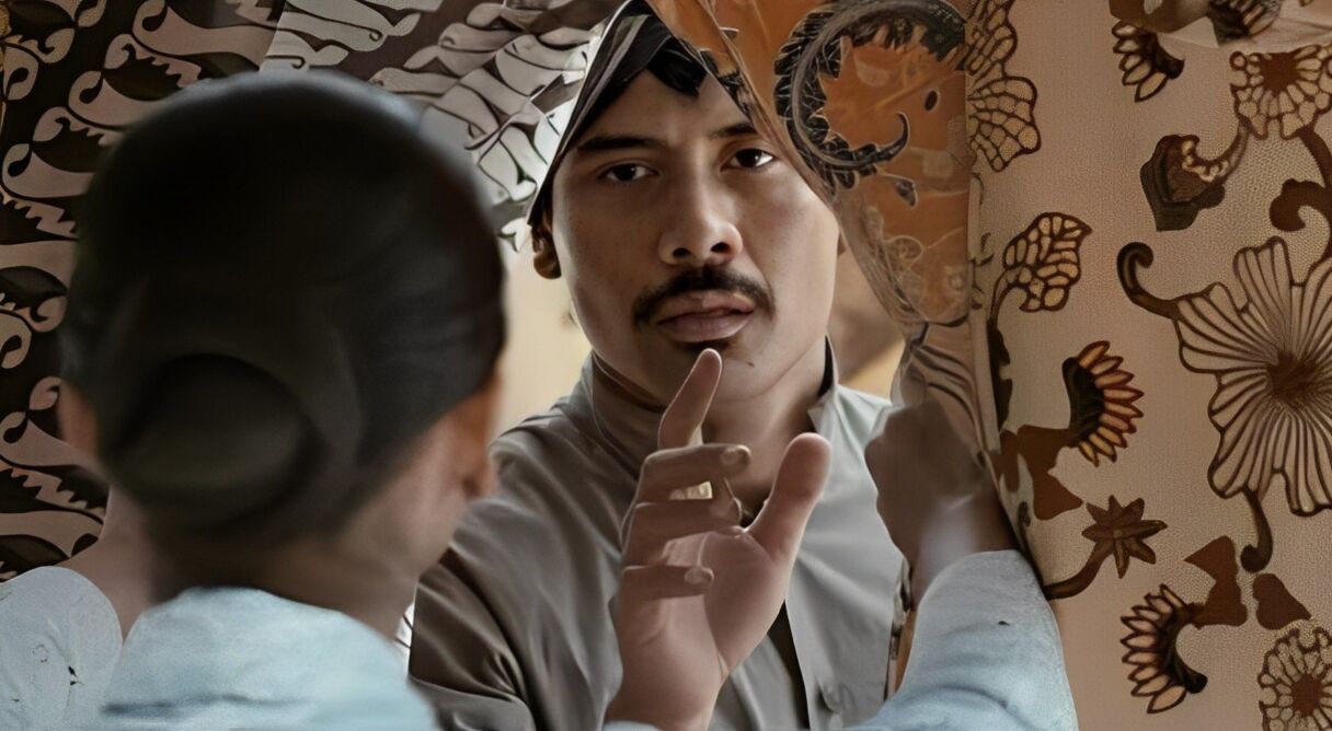 Kartini and Mr. Postman