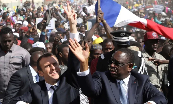 La Ve République vue d'ailleurs : Du général de Gaulle à Emmanuel Macron