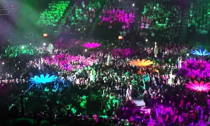 Les Enfoirés 2015 - Sur la route des Enfoirés