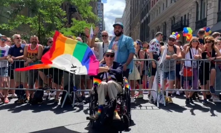 Let's Kiss (History of a Gentle Revolution)