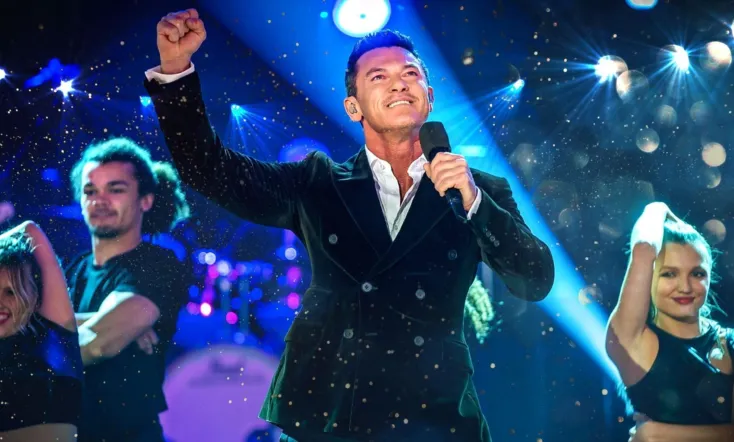 Luke Evans: Showtime!