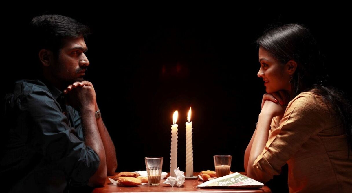 Naduvula Konjam Pakkatha Kaanom