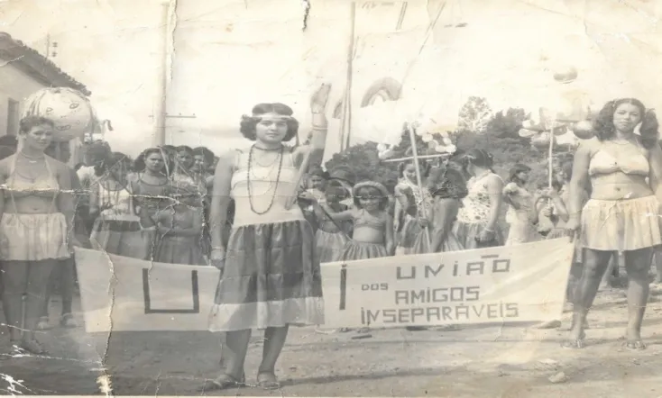 Nina - Botando o Bloco a Rua