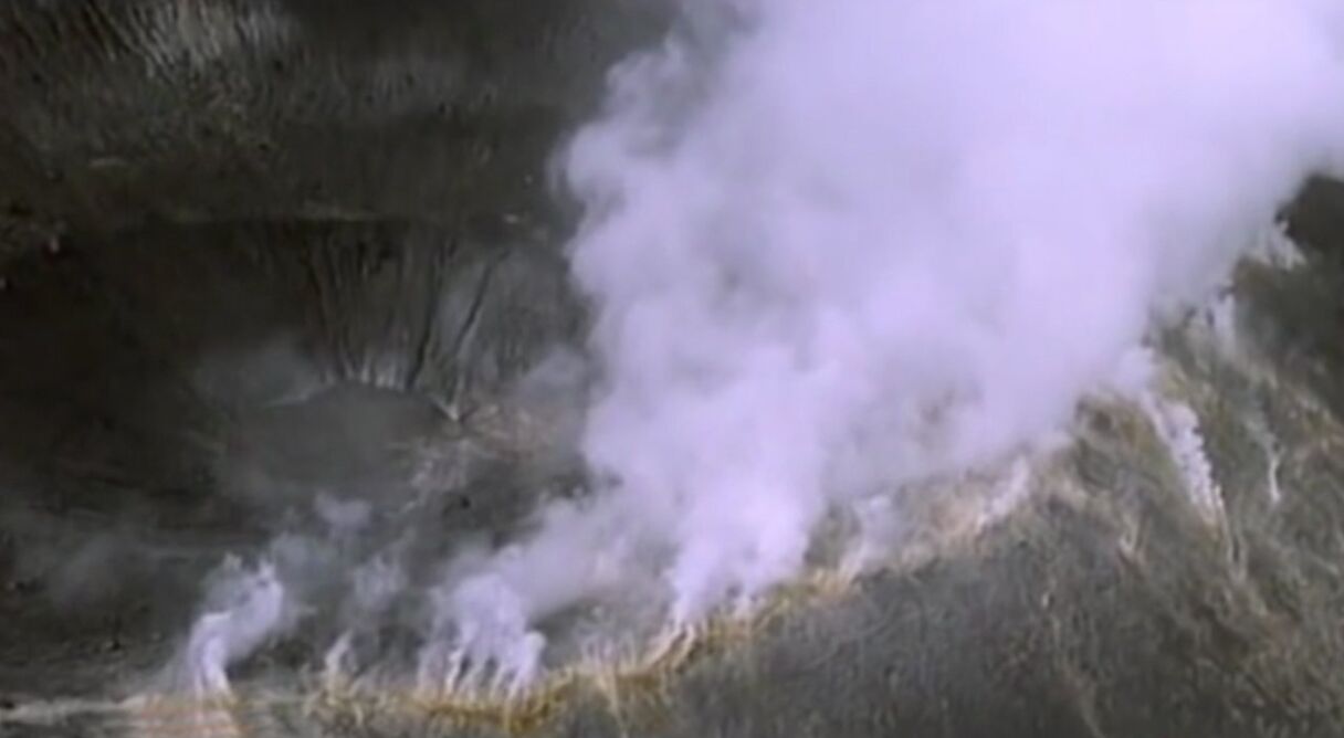 Noto, mandorli, Vulcano, Stromboli, carnevale