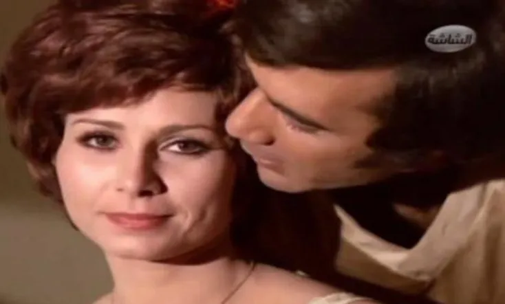 العذاب فوق شفاه تبتسم