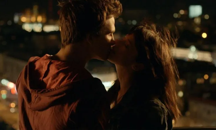 Одинок по контракту