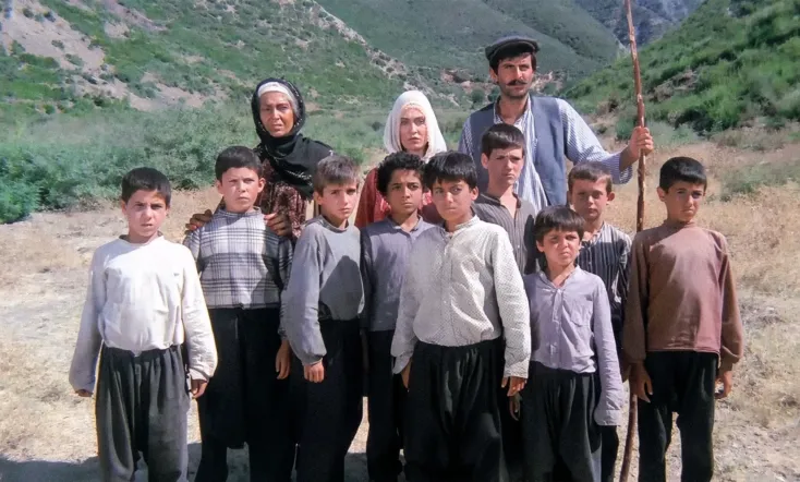 Çoçuklar Çiçektir