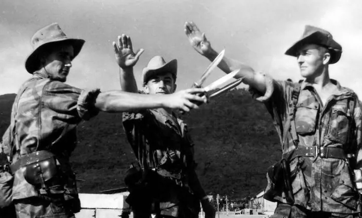 À propos de... l'autre détail