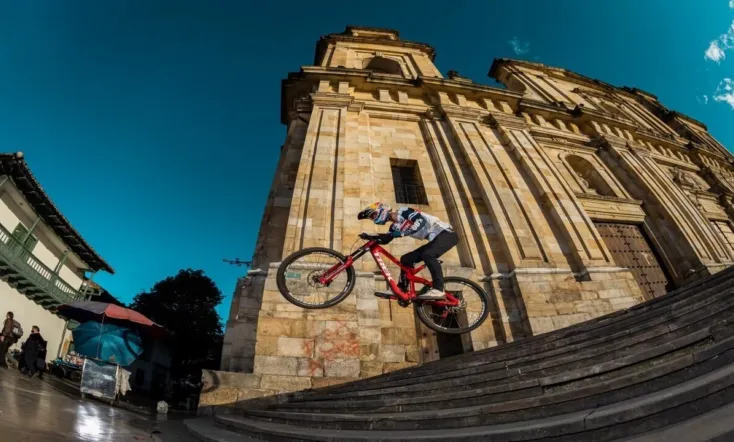 Red Bull Monserrate Cerro Abajo
