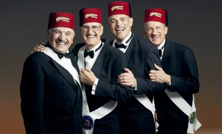 Ørkenens Sønner: En fez i en hornlygte