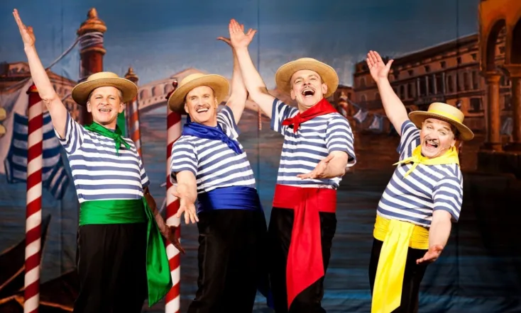 Ørkenens Sønner: Varm luft i Canal Grande