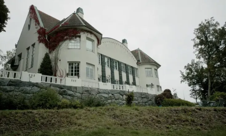 Roses, Kisses and Death