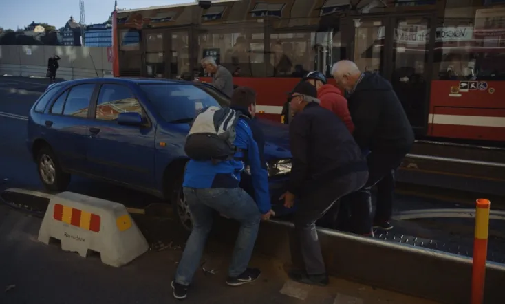 The Traffic Separating Device