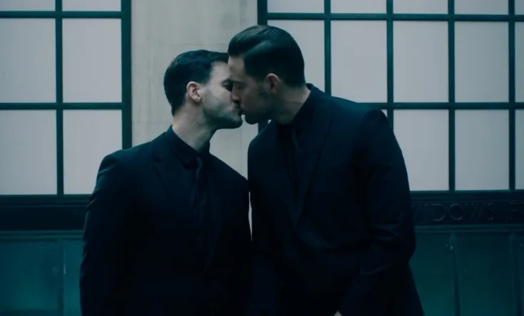 The Suit Weareth the Man