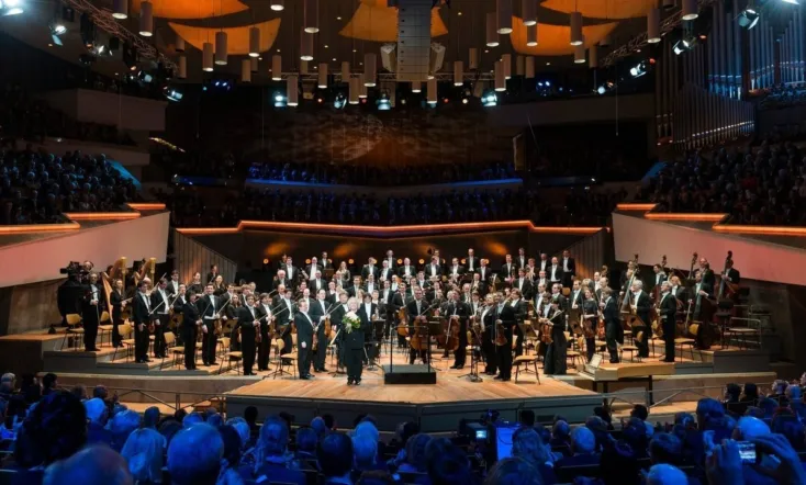 The Berliner Philharmoniker’s New Year’s Eve Concert: 2004