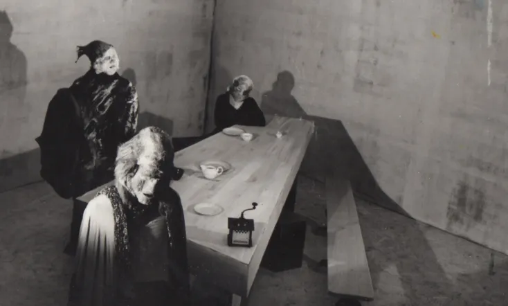 The Woman Who Powders Herself