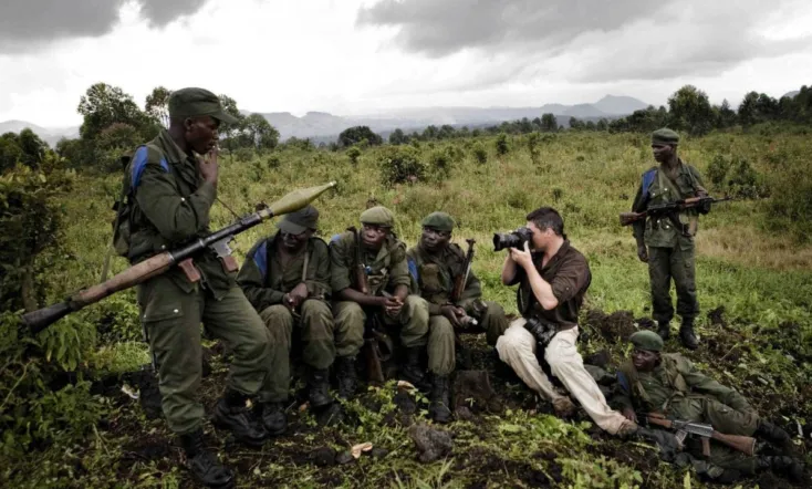 Under Fire: Journalists in Combat