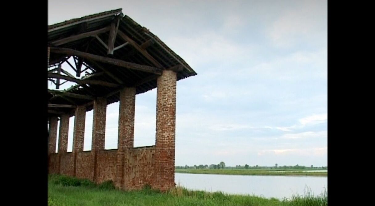 Visioni di case che crollano