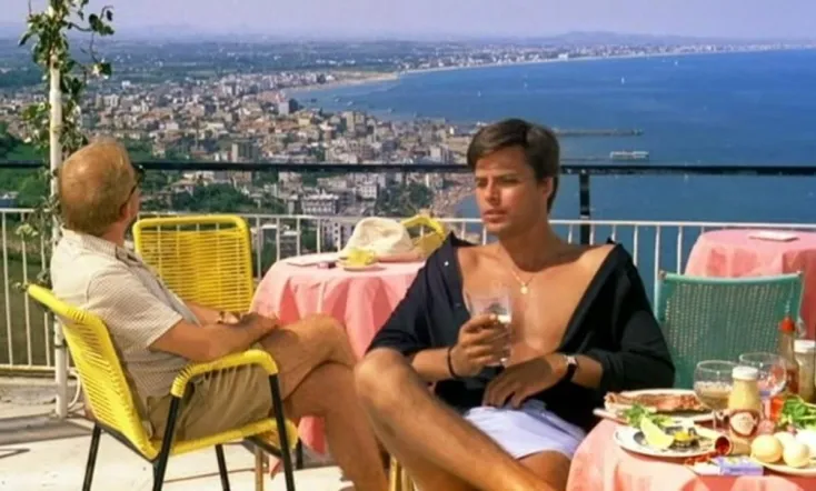 Weekend, Italian Style