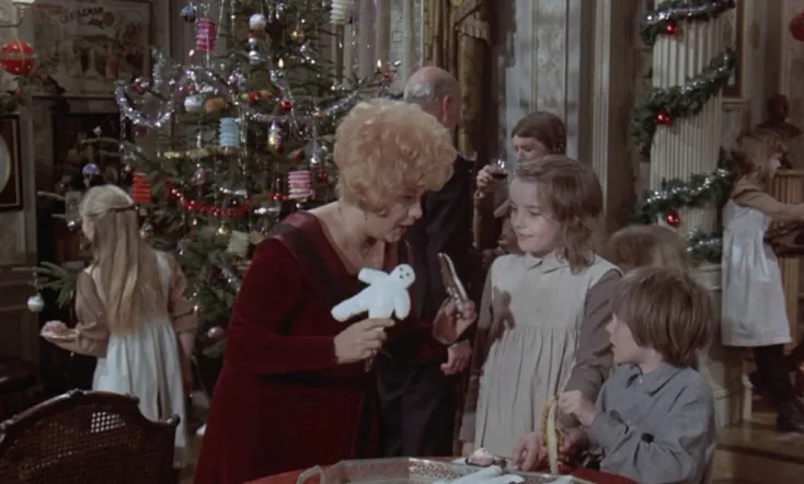 Whoever Slew Auntie Roo?