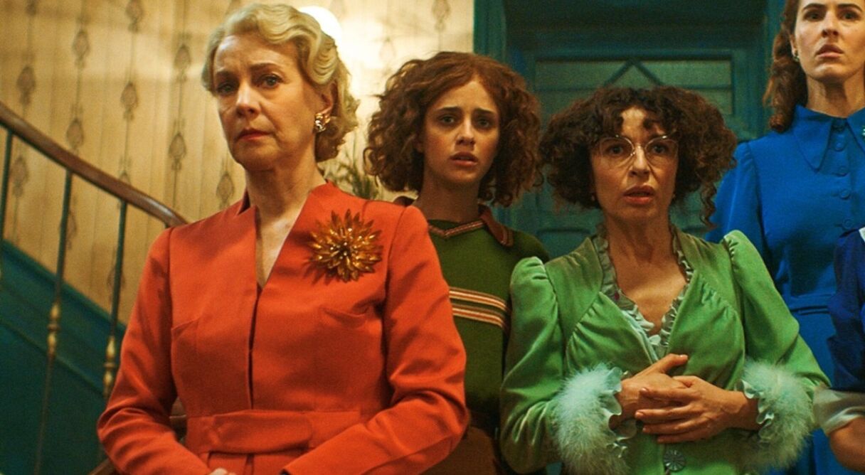 7 Women and a Murder