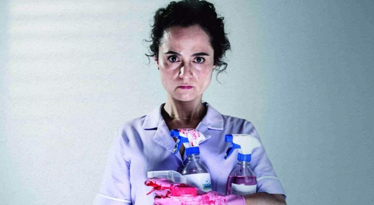 La muchacha que limpia